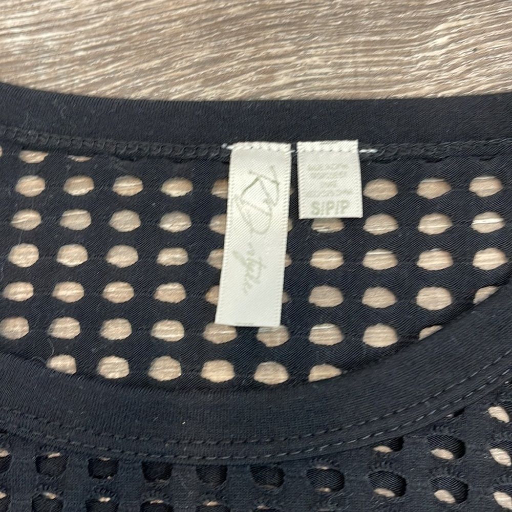 RD Style “Holed”‎ 3/4 Sleeve Semi Hi-Low top - Picture 4 of 5